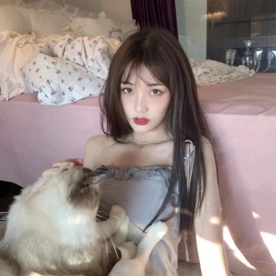 倒挂的爱丽丝 封面